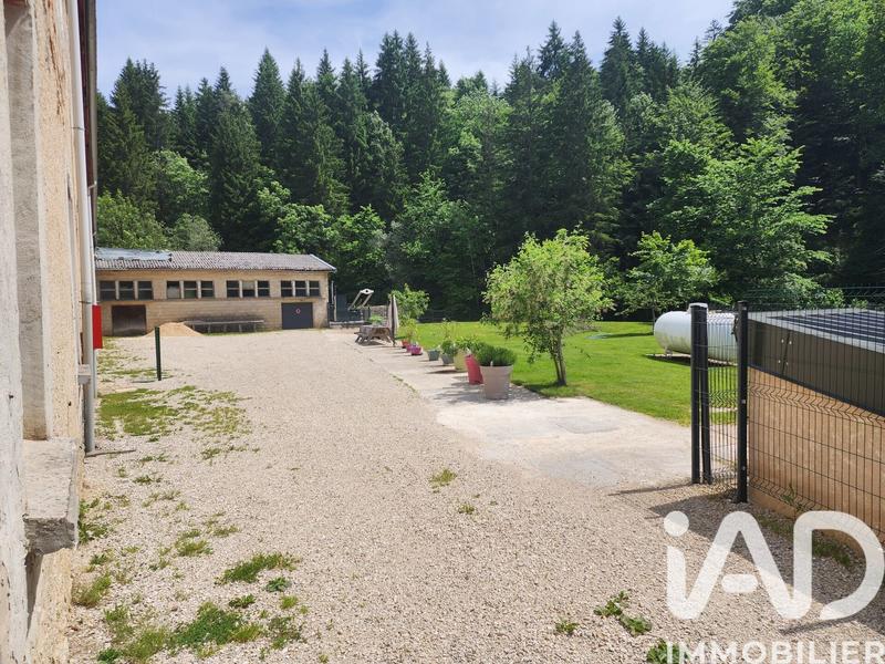 Maison - 891 m² - 15 pièces