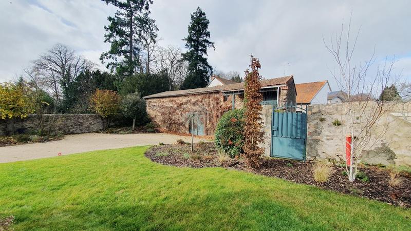 Maison - 285 m² - 11 pièces