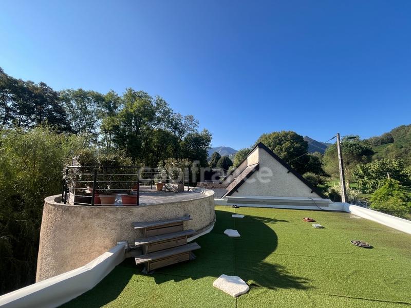 Maison - 472 m² - 15 pièces