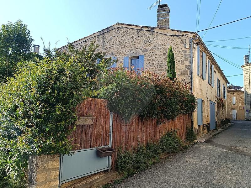 Maison - 240 m² - 7 pièces