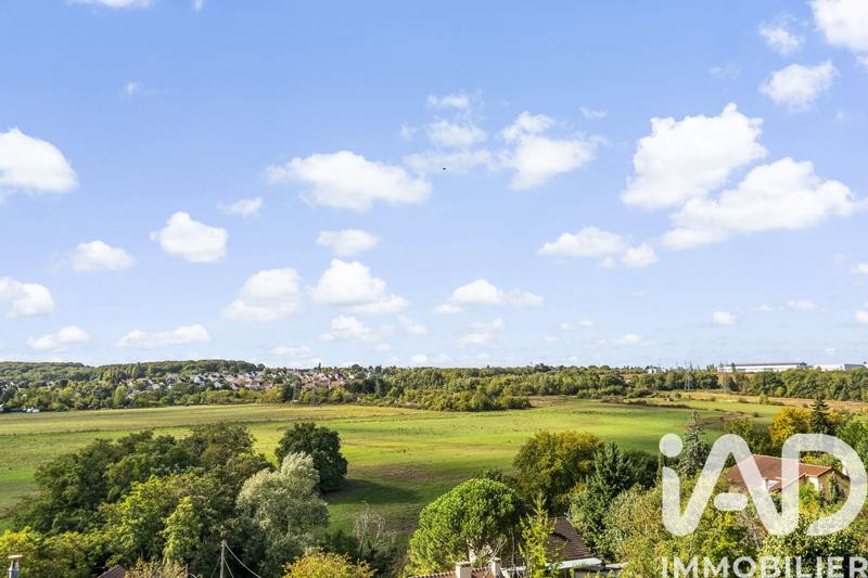 Maison - 230 m² - 8 pièces