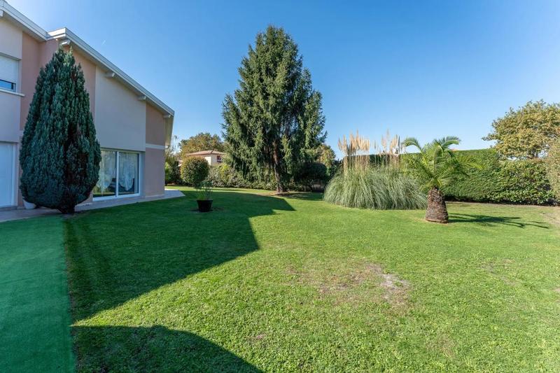 Maison - 196 m² - 6 pièces