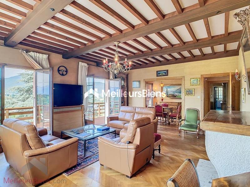 Appartement - 161 m² - 6 pièces