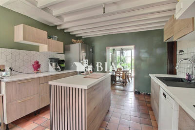 Maison - 224 m² - 11 pièces