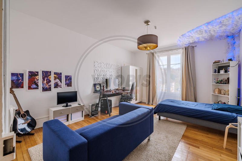 Maison - 351 m² - 13 pièces