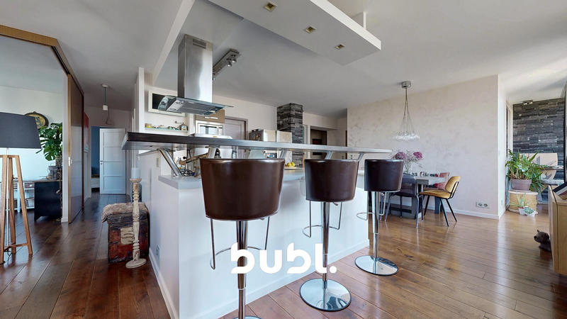 Appartement - 125 m² - 6 pièces