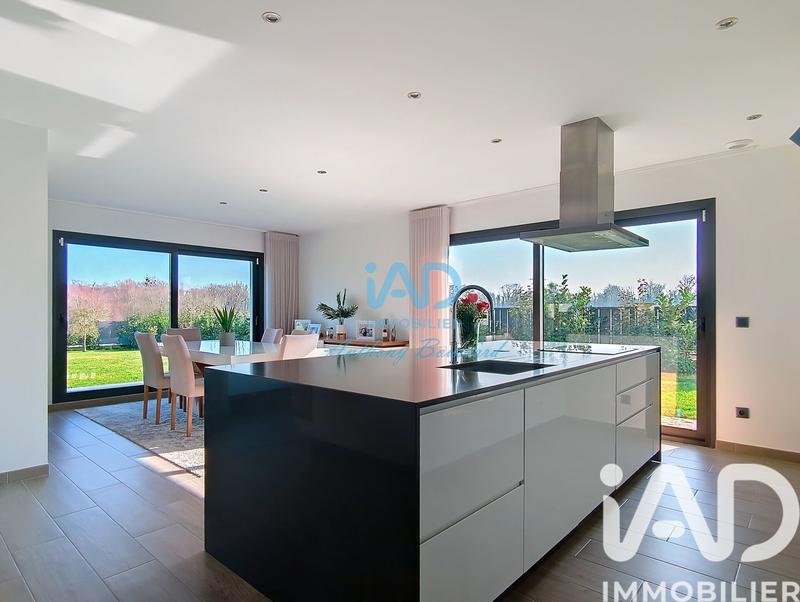 Maison de maîtres - 240 m² - 8 pièces