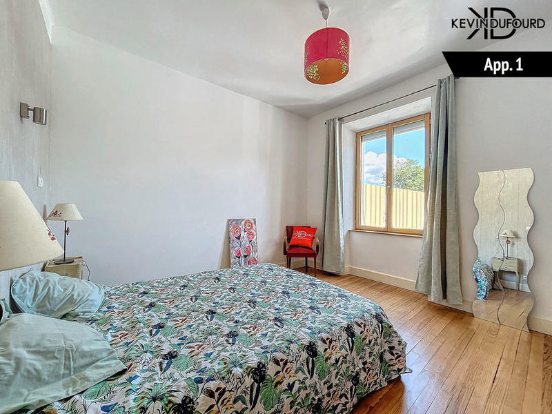 Maison - 250 m² - 11 pièces