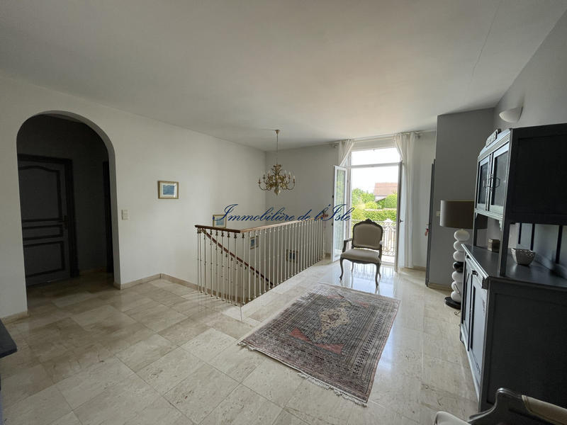 Maison - 285 m² - 8 pièces