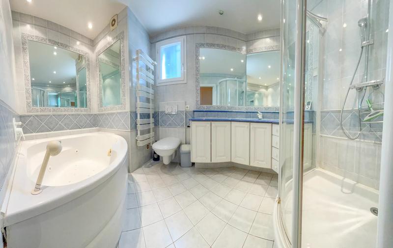 Appartement - 141 m² - 5 pièces