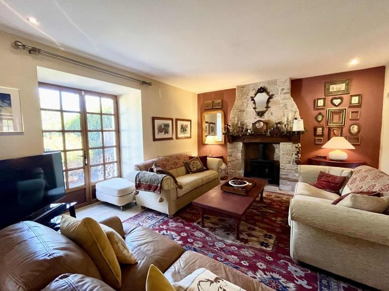 Maison - 285 m² - 8 pièces