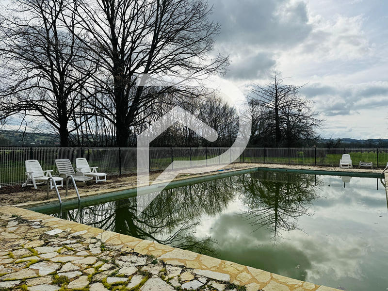 Demeure - 789 m² - 34 pièces