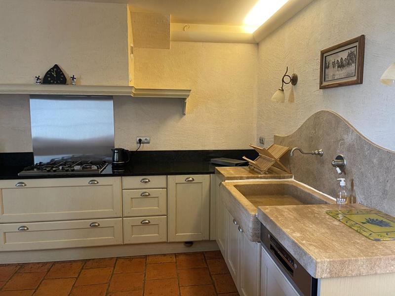 Maison - 660 m² - 25 pièces