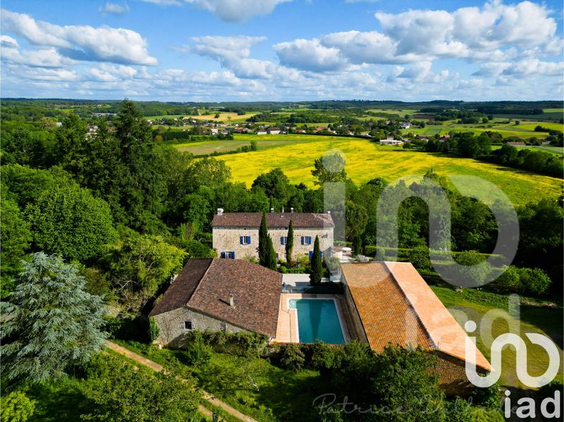 Maison - 365 m² - 7 pièces