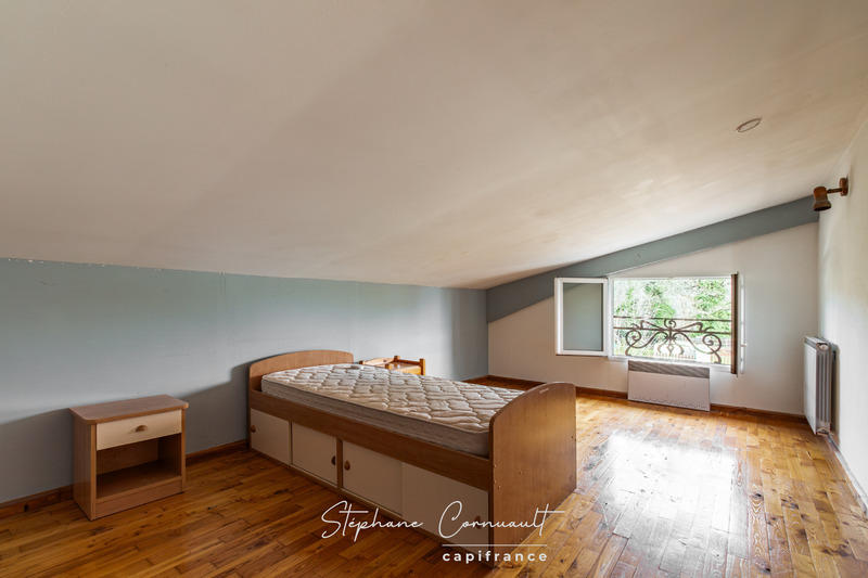 Propriété - 251 m² - 7 pièces