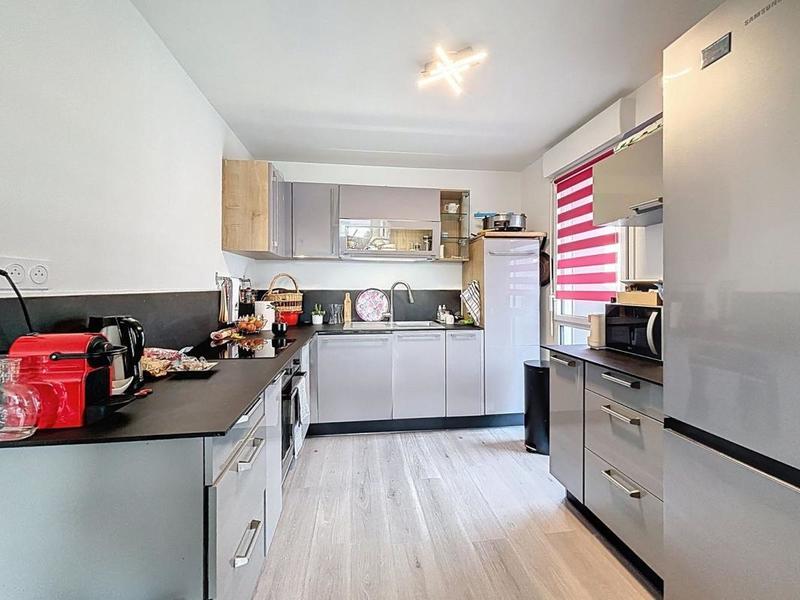 Appartement - 93 m² - 4 pièces