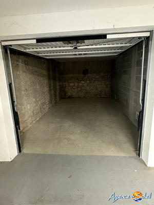 Parking / Garage - 18 m²