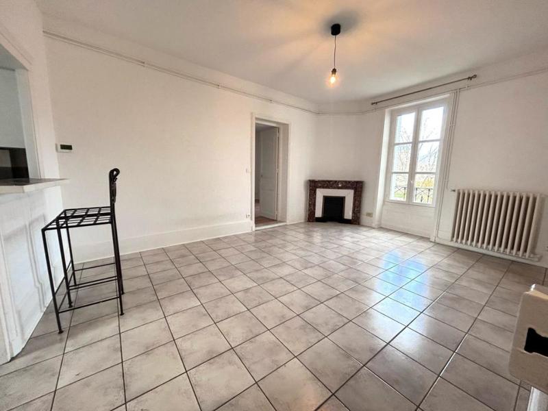 Appartement - 81 m² - 3 pièces