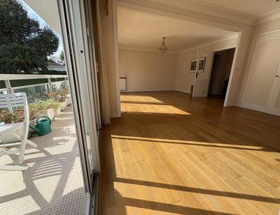 Appartement - 91 m² - 3 pièces