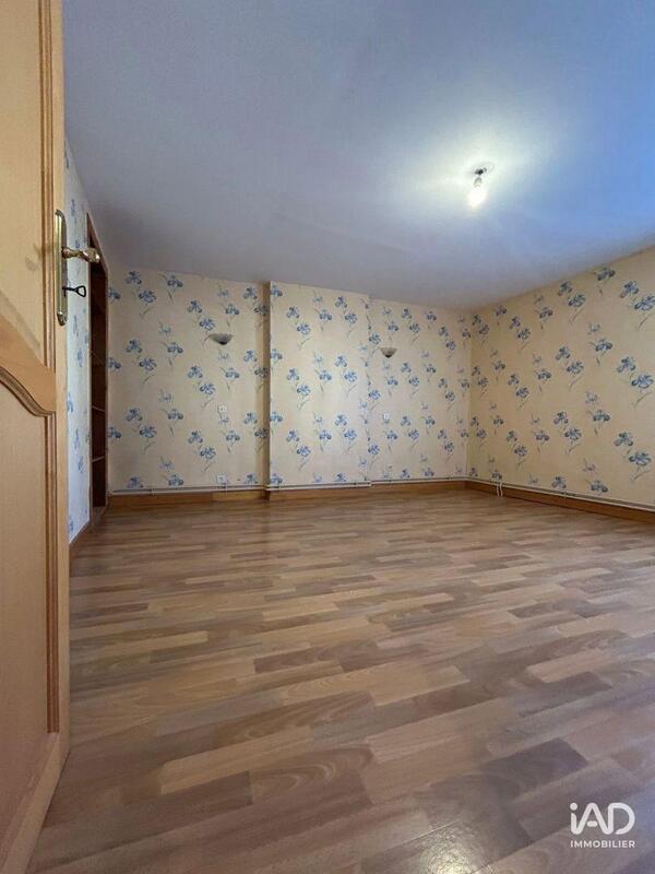 Maison - 250 m² - 6 pièces