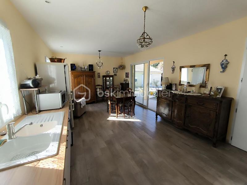 Propriété - 203 m² - 8 pièces