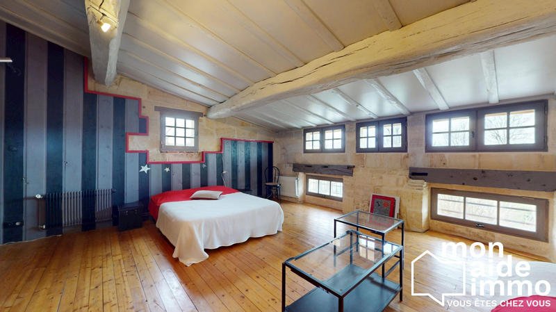 Maison - 250 m² - 7 pièces