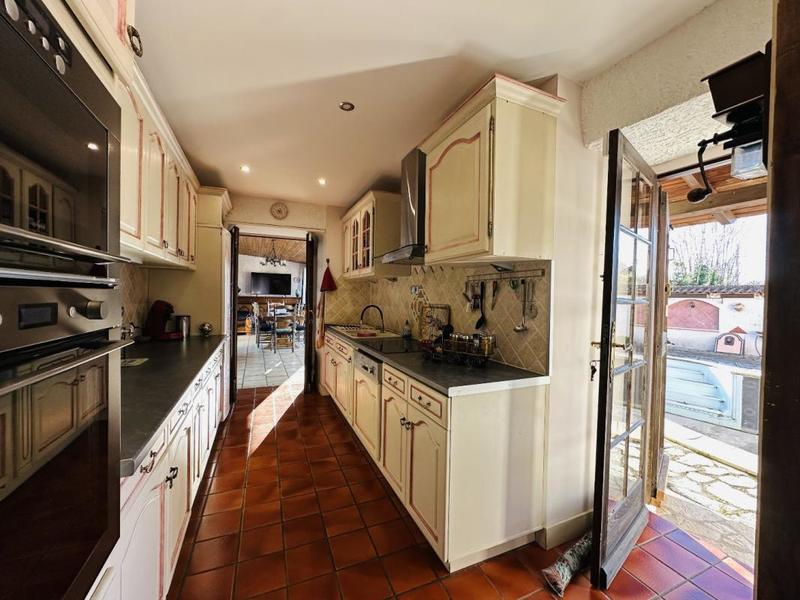 Maison de village - 420 m² - 12 pièces