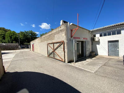 Local commercial - 104 m² - 3 pièces