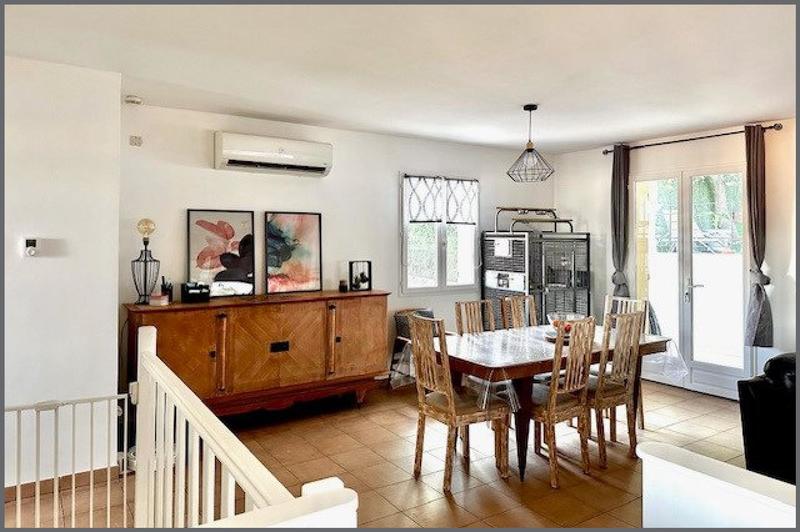 Maison - 93 m² - 4 pièces