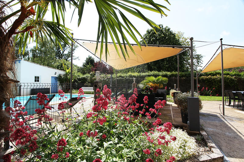 Demeure - 200 m² - 10 pièces