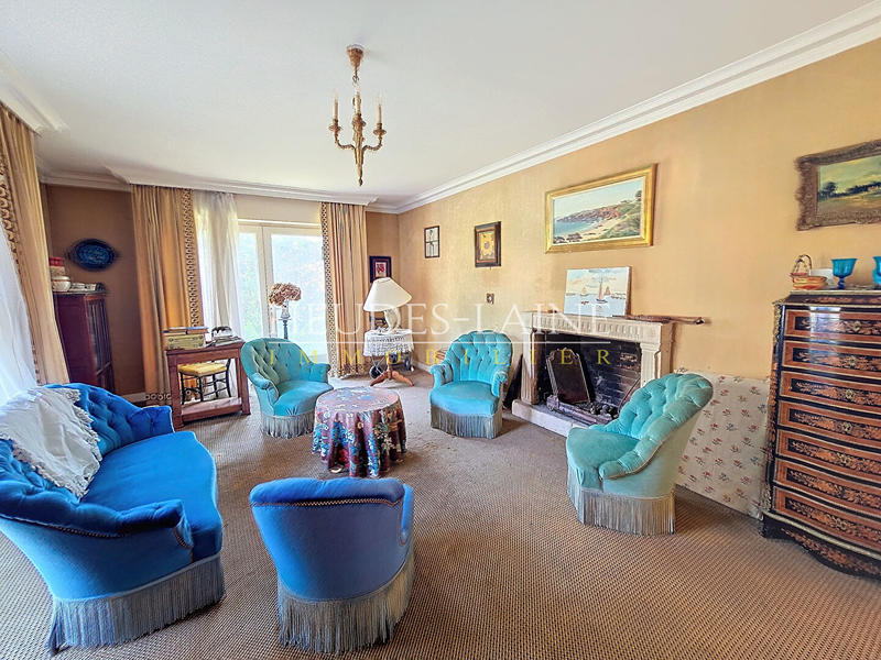 Maison - 232 m² - 7 pièces