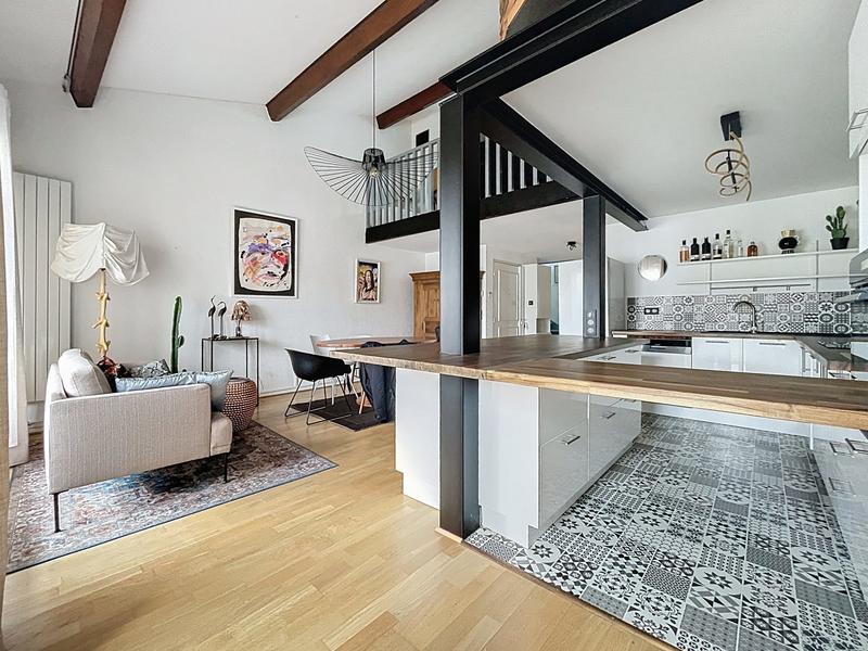 Appartement - 99 m² - 5 pièces