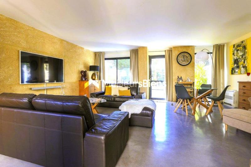 Propriété - 190 m² - 6 pièces