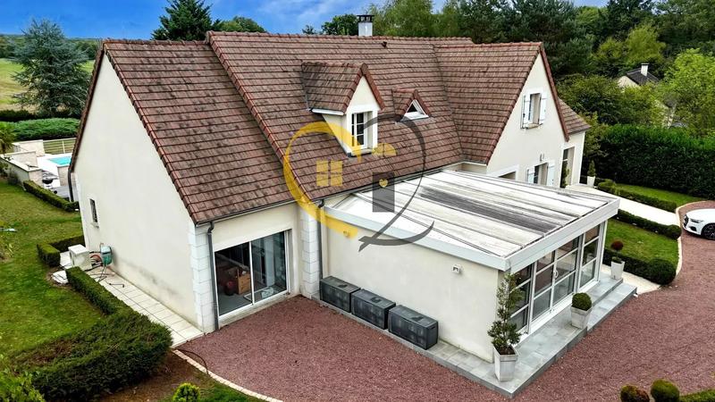 Maison - 300 m² - 11 pièces