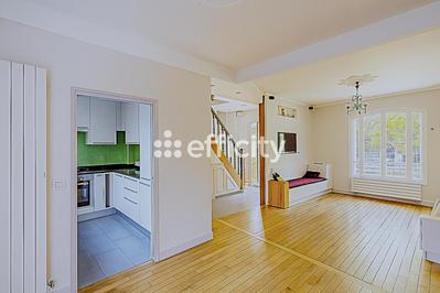 Maison - 140 m² - 6 pièces