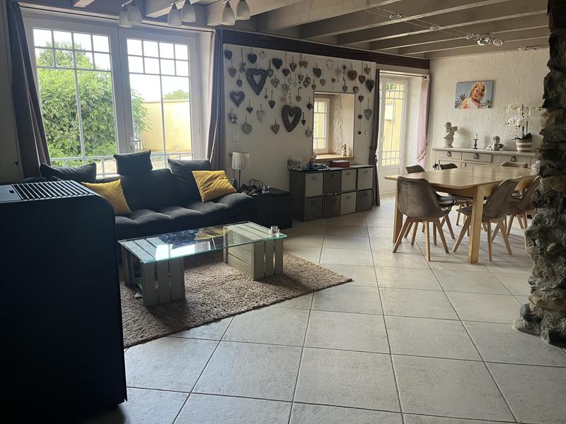 Maison - 168 m² - 7 pièces