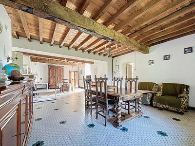 Maison - 460 m² - 14 pièces