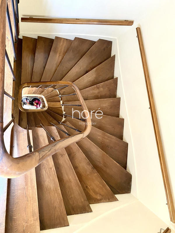 Maison - 200 m² - 8 pièces