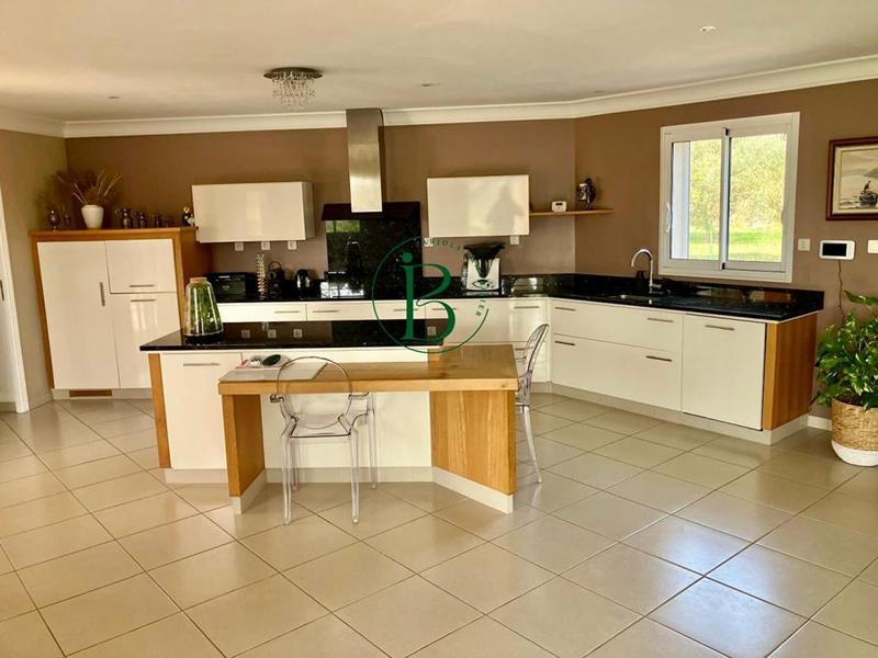 Villa - 175 m² - 6 pièces