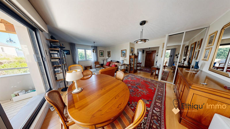 Appartement - 84 m² - 4 pièces