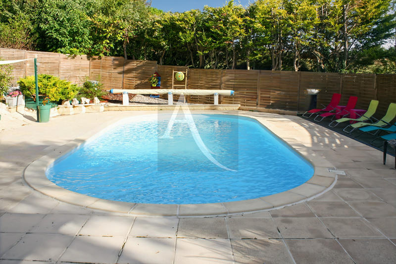 Maison - 200 m² - 8 pièces