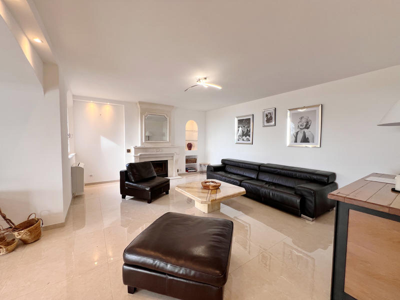 Villa - 288 m² - 6 pièces