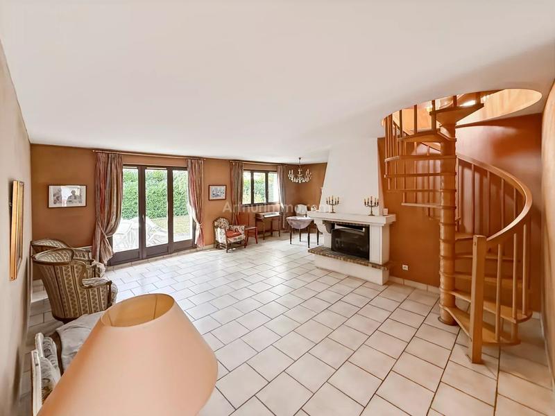 Maison - 145 m² - 6 pièces