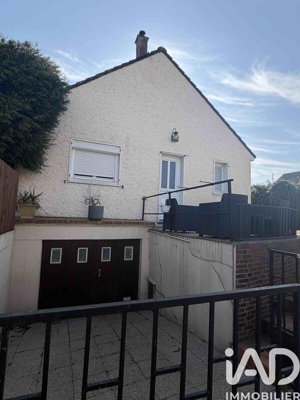 Maison - 90 m² - 8 pièces