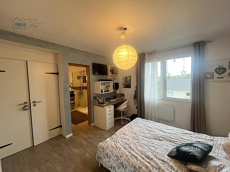 Maison - 195 m² - 7 pièces