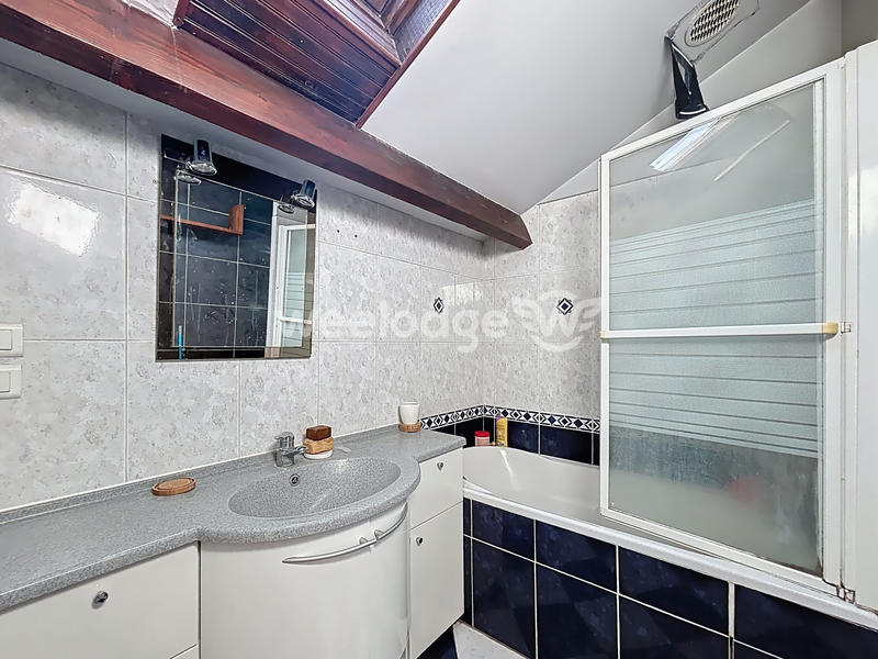 Maison - 99 m² - 5 pièces