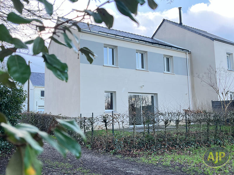 Maison - 96 m² - 4 pièces