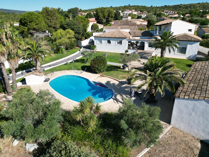 Maison - 334 m² - 8 pièces