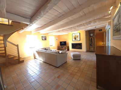 Maison - 218 m² - 9 pièces