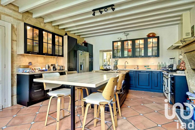 Maison - 357 m² - 11 pièces